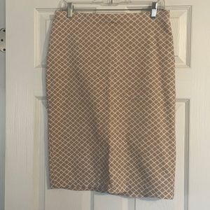 Cute pencil shaped skirt 89th & Madison